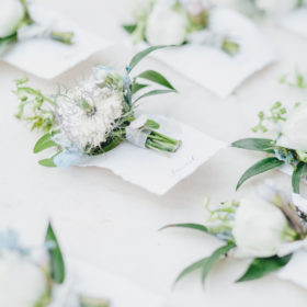 Amelie-Pichon-Weddings_Mariage-France_Château-Durantie_Wedding-Planner_boutonniere-marie