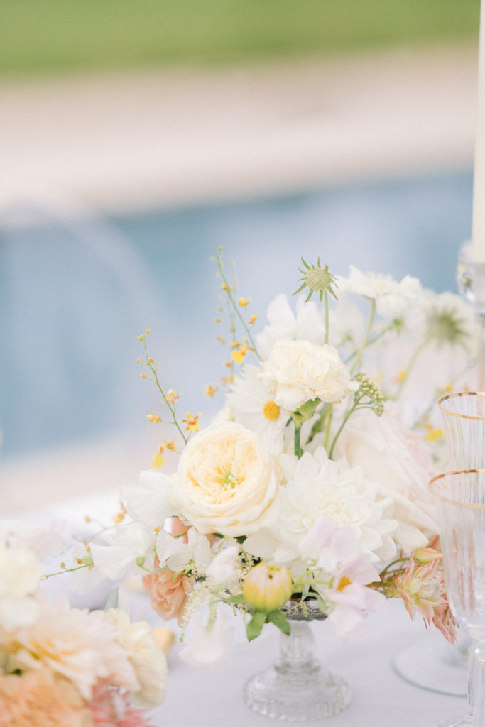 fleurs table mariage mis en scène par la wedding planner Amélie Pichon Weddings
